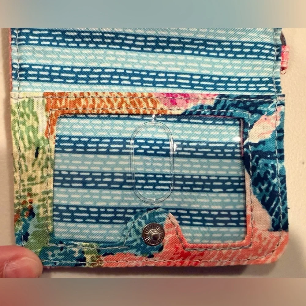 Vera Bradley | RFID compact bifold wallet Superbloom pattern